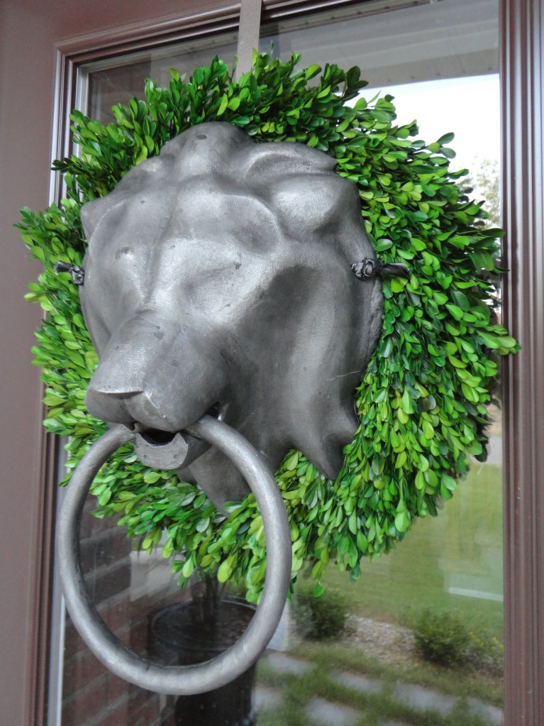 lion head wreath